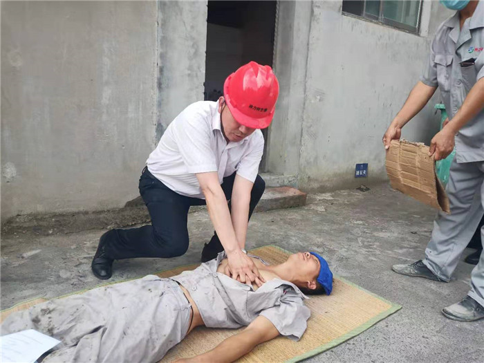 心肺復(fù)蘇指導(dǎo)_副本.jpg 心肺復(fù)蘇指導(dǎo)_副本.jpg